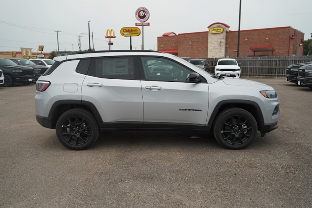 New 2026 Jeep Compass Latitude Altitude Sport Utility