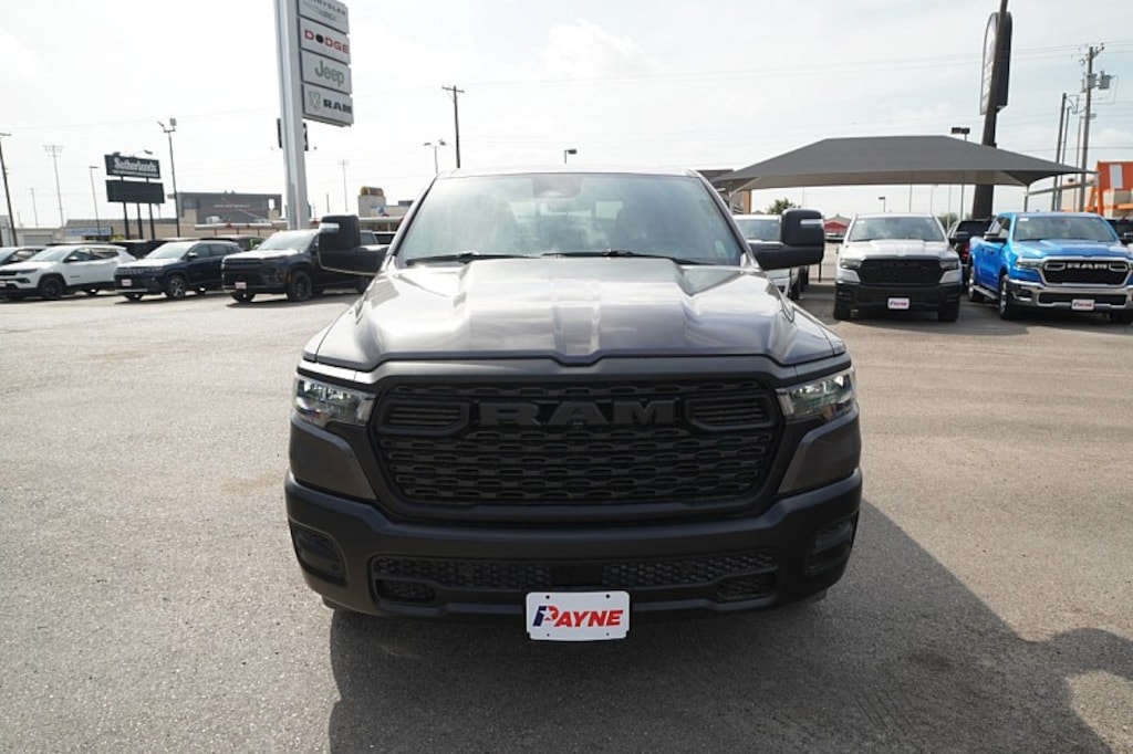 New 2026 Ram 1500 TRADESMAN CREW CAB 4X2 5'7 BOX Pickup