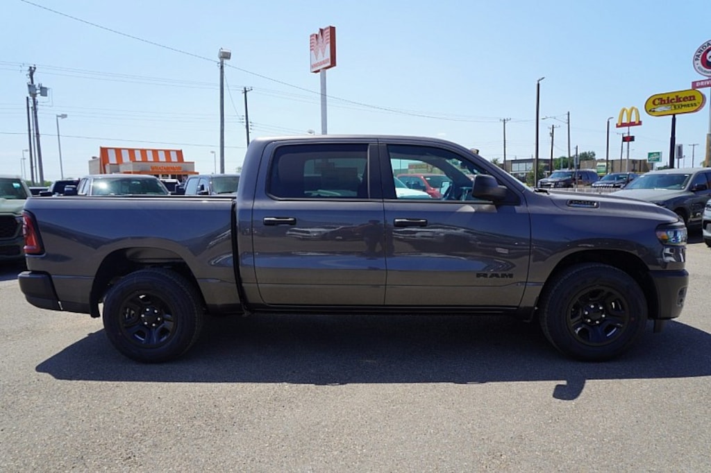 New 2026 Ram 1500 TRADESMAN CREW CAB 4X2 5'7 BOX Pickup