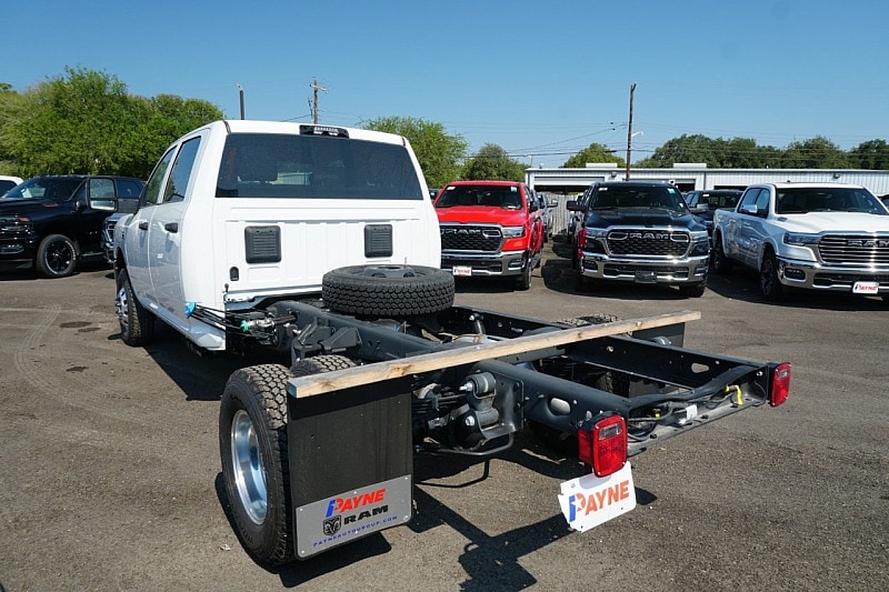 2025 RAM 3500 Chassis Tradesman - Photo 9
