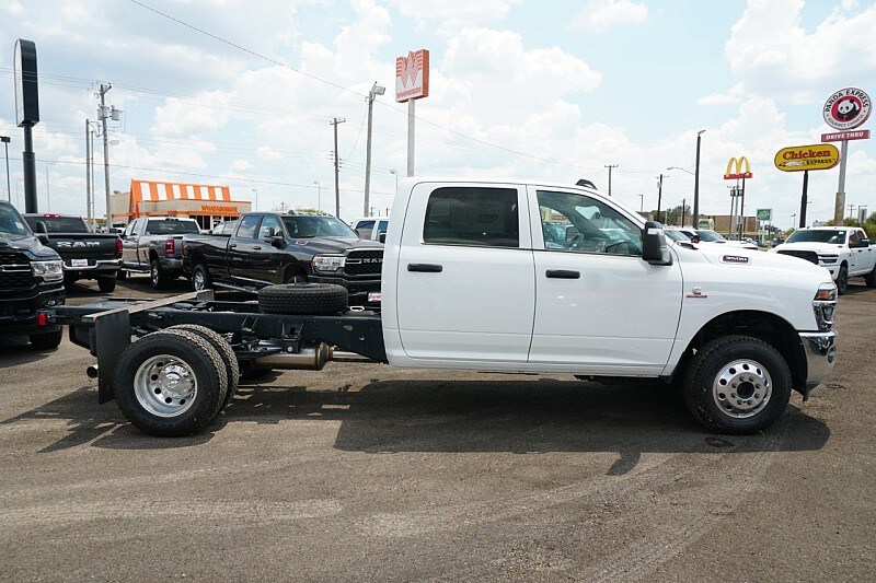 2025 Ram 3500 Tradesman photo 4