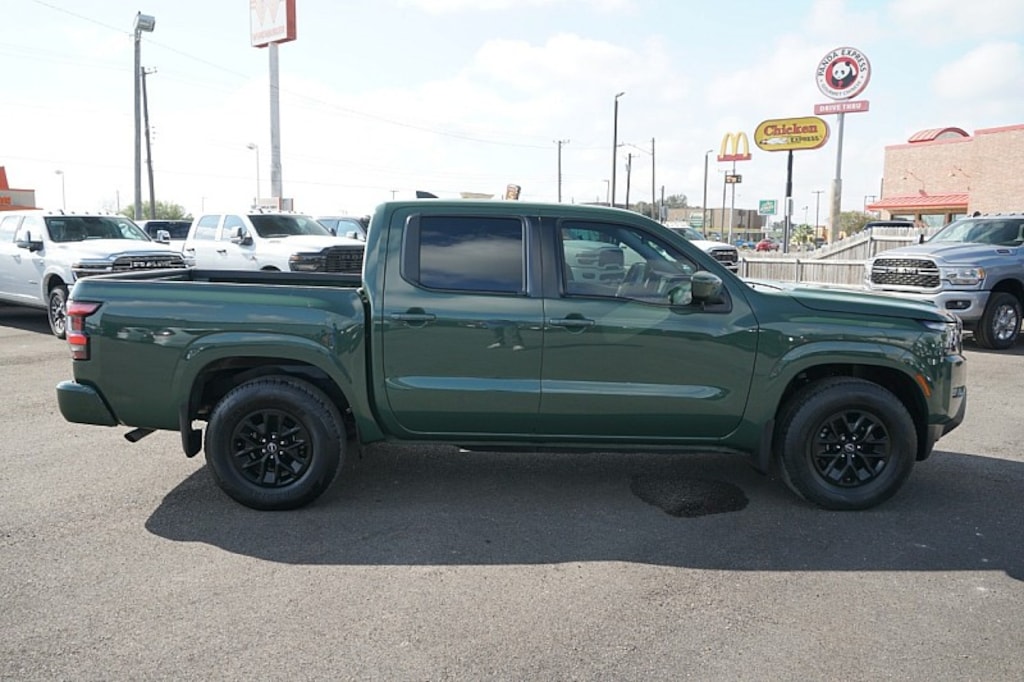 Used 2024 Nissan Frontier SV Compact Truck