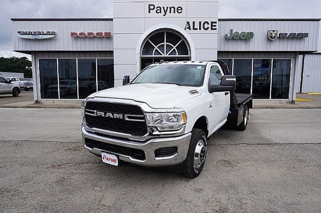 New 2024 Ram 3500 Chassis Cab 3500 TRADESMAN CHASSIS REGULAR CAB 4X4 60' CA Pickup