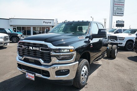 2025 Ram 3500 Cab-Chassis 4WD Tradesman Pickup