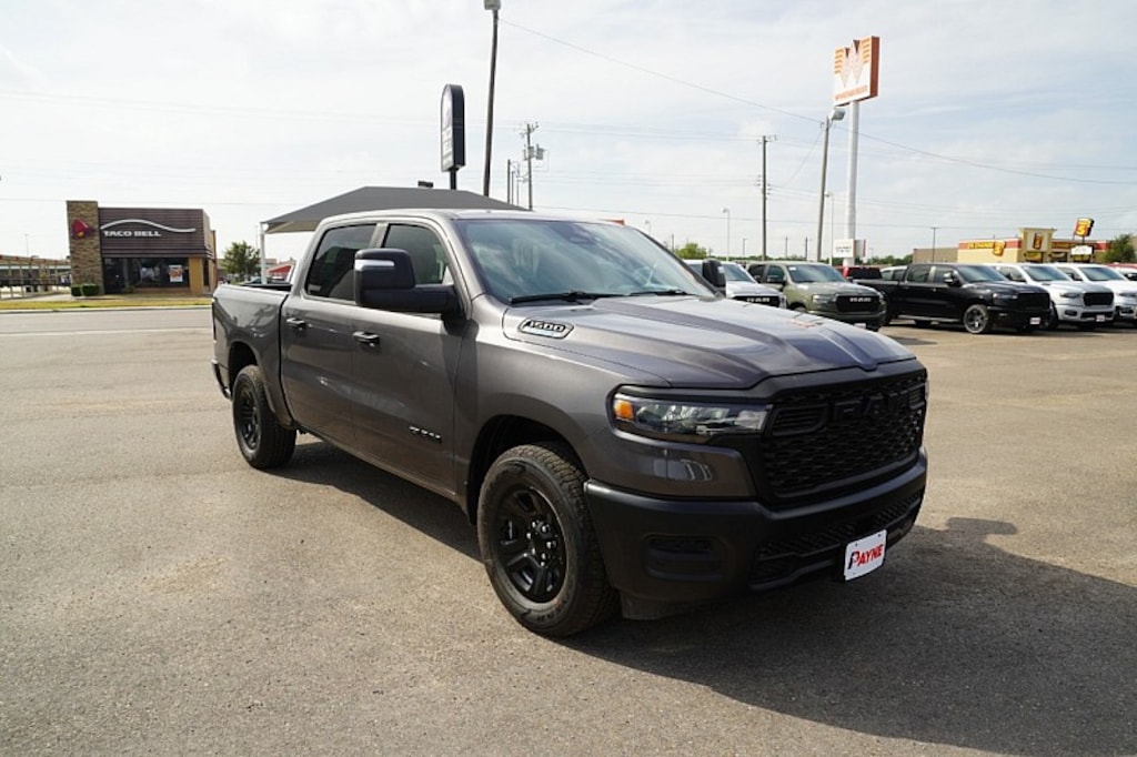 New 2026 Ram 1500 TRADESMAN CREW CAB 4X2 5'7 BOX Pickup