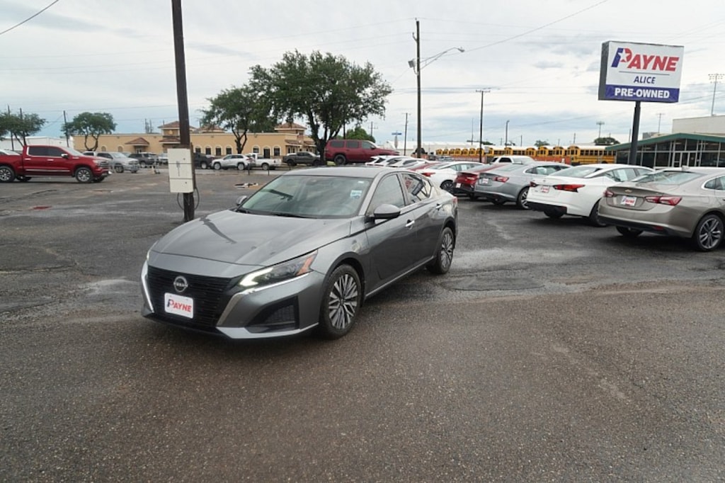 Used 2023 Nissan Altima 2.5 SV Mid-Size Car