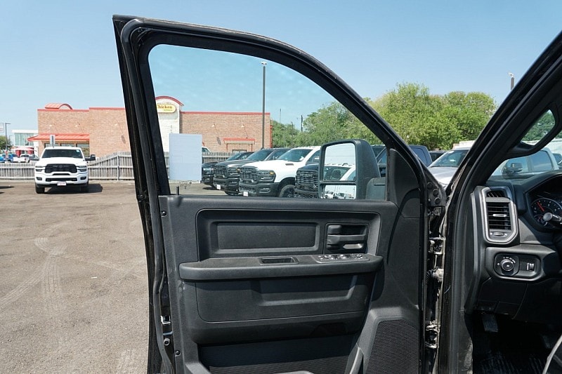 2025 RAM 3500 Chassis Tradesman - Photo 13