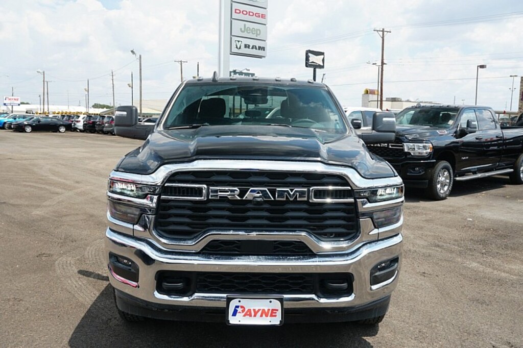 New 2025 Ram 3500 Chassis Cab 3500 TRADESMAN CREW CAB CHASSIS 4X4 60' CA Pickup