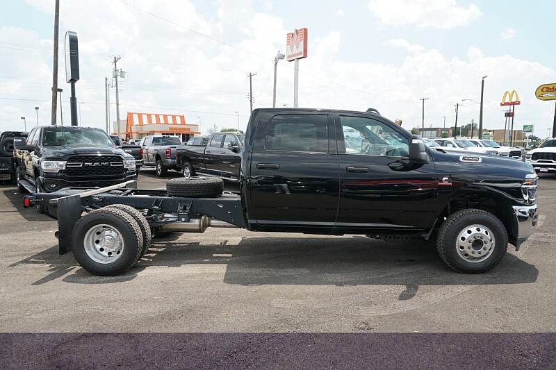2025 Ram 3500 Tradesman photo 4