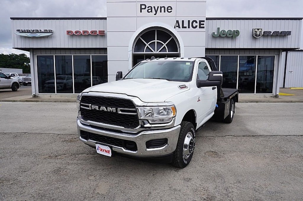 New 2024 Ram 3500 Chassis Cab 3500 TRADESMAN CHASSIS REGULAR CAB 4X4 60' CA Pickup