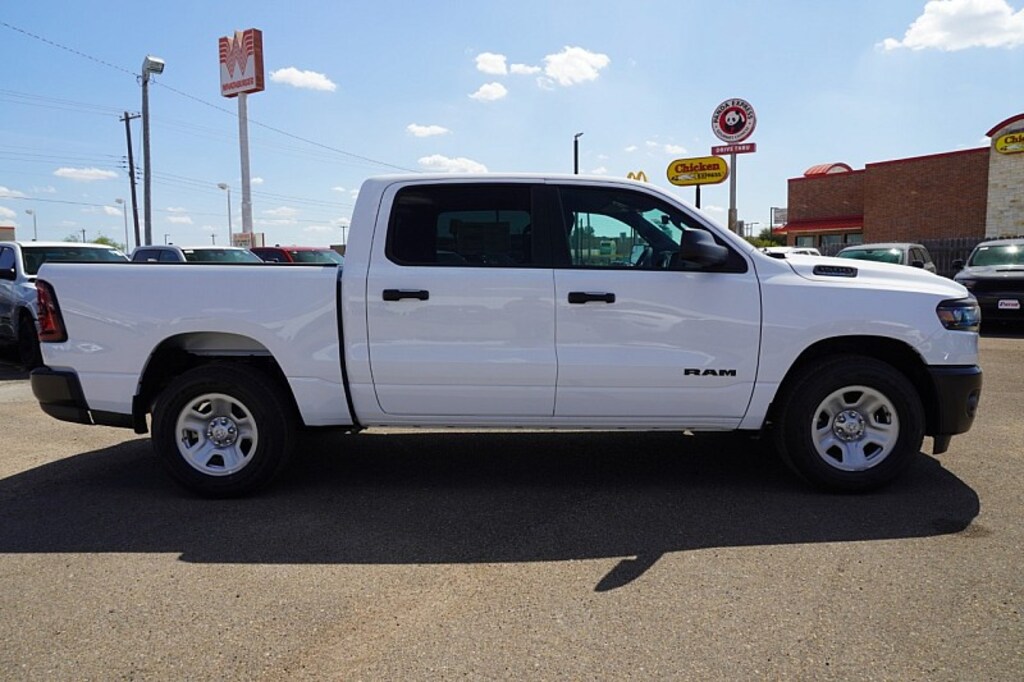 New 2026 Ram 1500 TRADESMAN CREW CAB 4X2 5'7 BOX Pickup