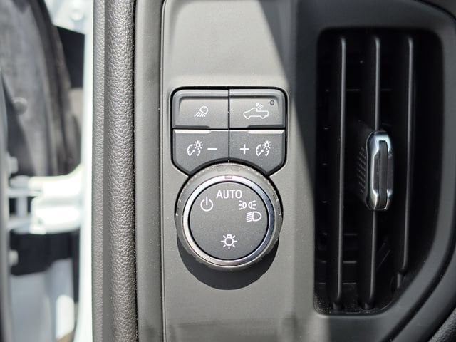 2025 Chevrolet Silverado 2500HD Custom - Photo 29