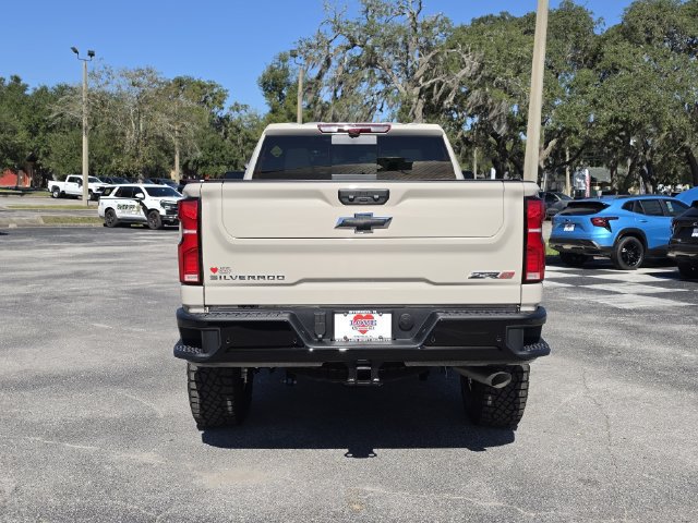 2026 Chevrolet Silverado 2500 HD ZR2 - Photo 4