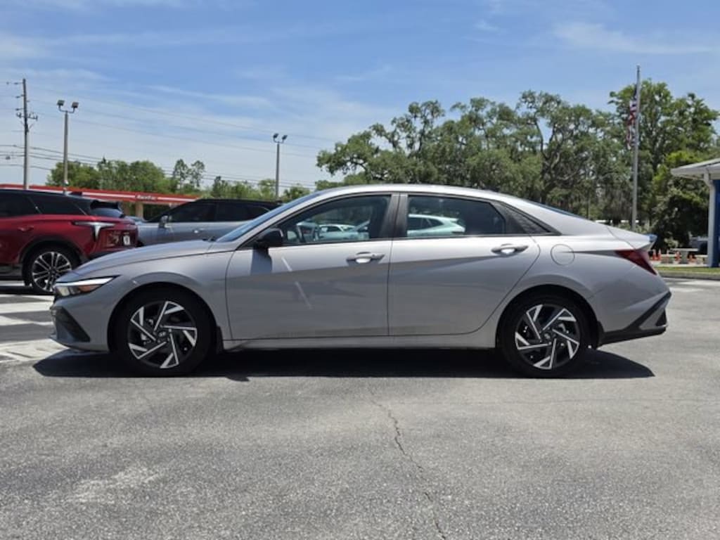 Used 2025 Hyundai Elantra SEL Sport Sedan