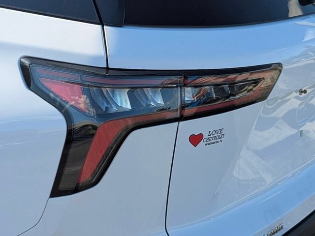 2025 Chevrolet Equinox LT - Photo 11