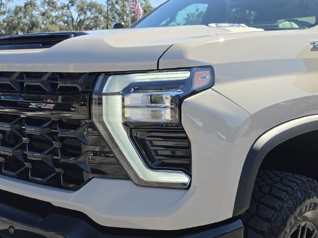 2026 Chevrolet Silverado 2500 HD ZR2 - Photo 9