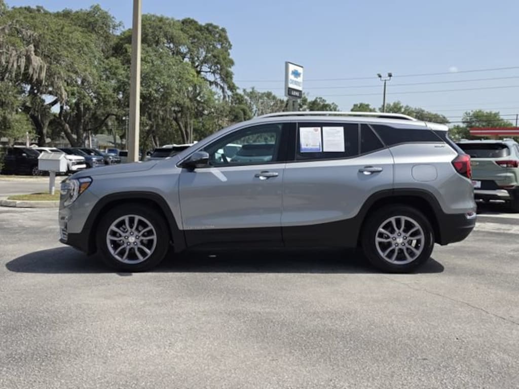 Used 2024 GMC Terrain SLT SUV