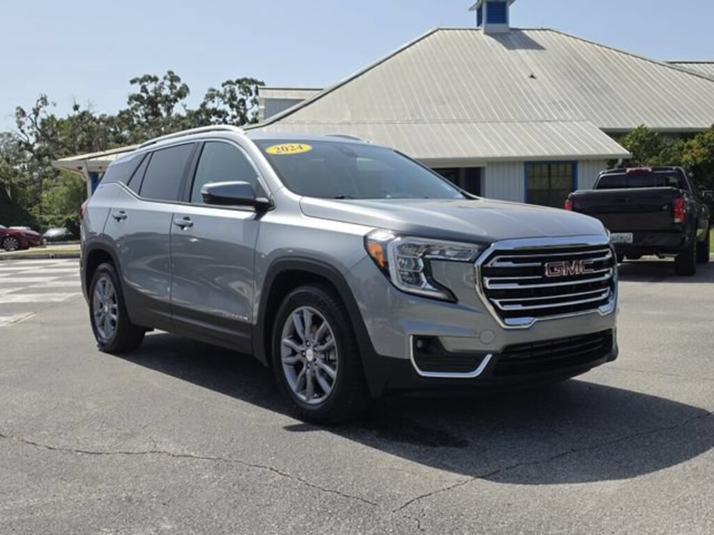 Used 2024 GMC Terrain SLT SUV