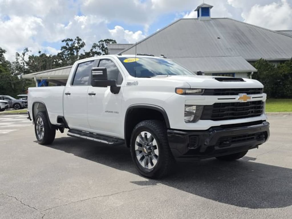 Used 2025 Chevrolet Silverado 2500 HD Custom Truck Crew Cab