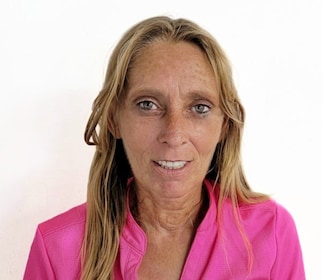 Staff member Heather Mills from ID_9d270c