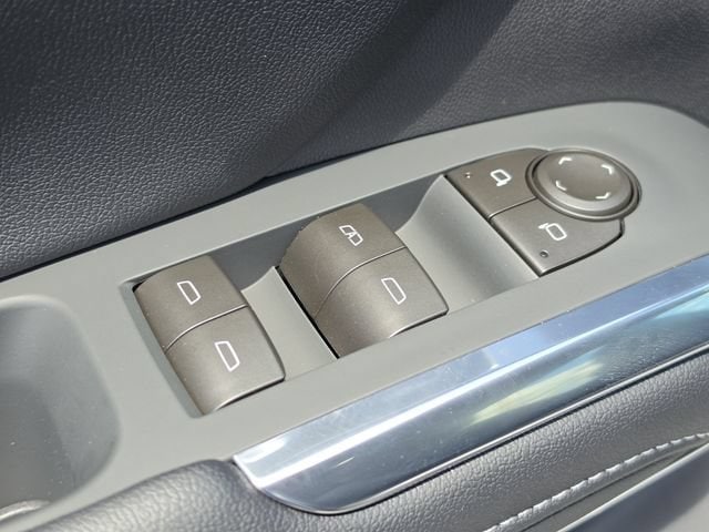 2026 Chevrolet Traverse LT - Photo 21