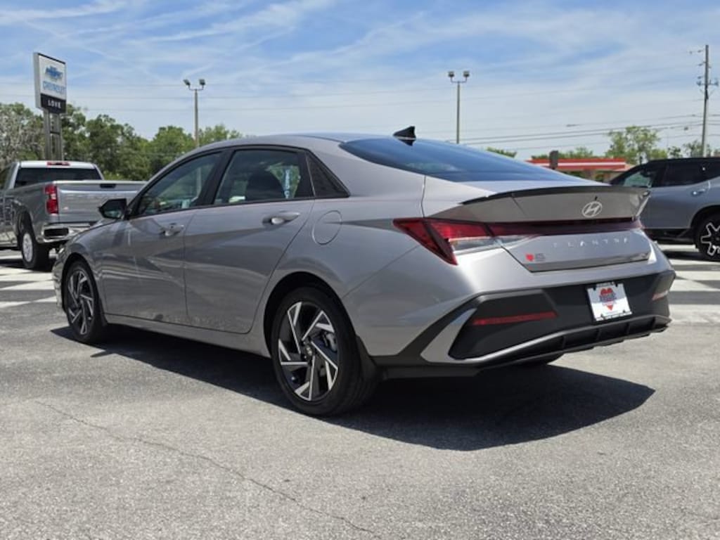Used 2025 Hyundai Elantra SEL Sport Sedan
