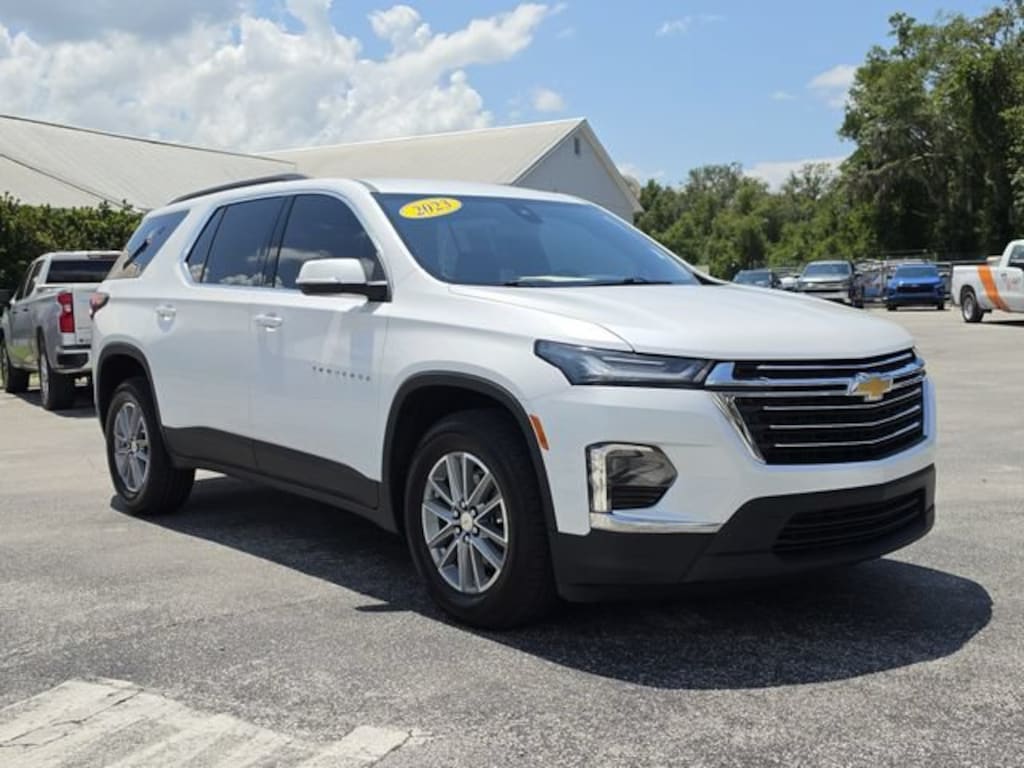 Used 2023 Chevrolet Traverse LT Cloth SUV