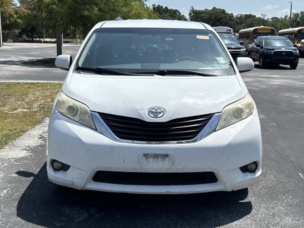 Used 2014 Toyota Sienna LE AAS Van