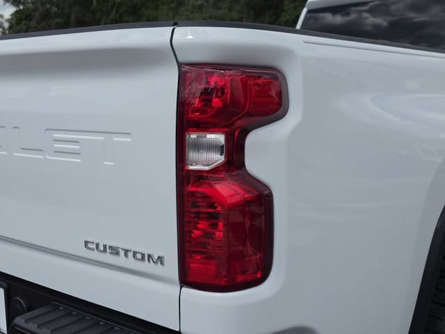 2025 Chevrolet Silverado 2500HD Custom - Photo 11