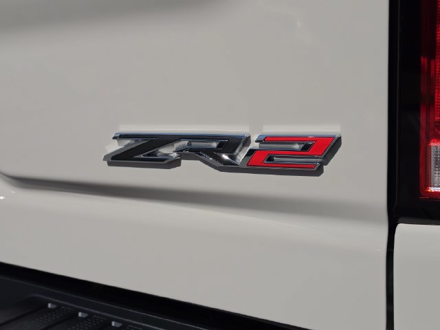 2026 Chevrolet Silverado 2500 HD ZR2 - Photo 12