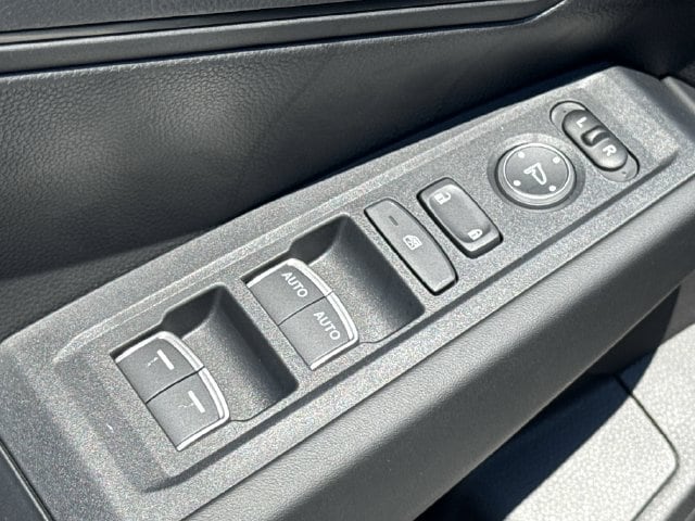2025 Honda Accord LX - Photo 19