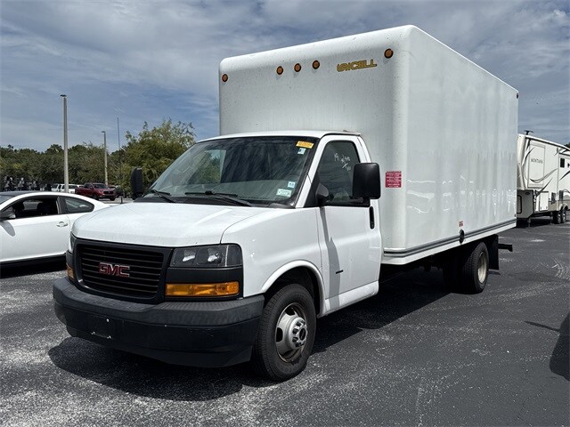 2019 Gmc Savana 3500 Cutaway photo 2