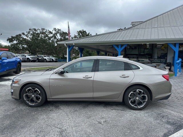 2023 Chevrolet Malibu 1LT photo 2