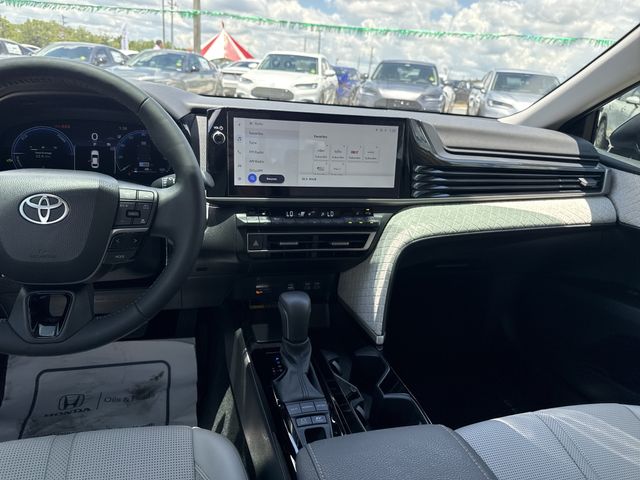 2025 Toyota Camry XLE - Photo 19
