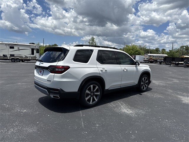 2025 Honda Pilot Touring photo 4