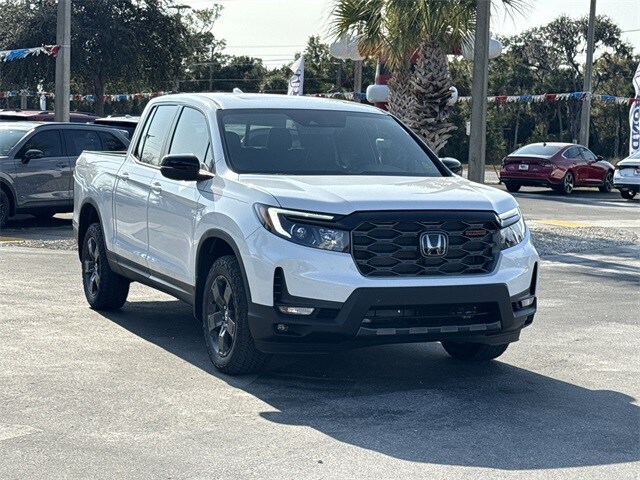 2026 Honda Ridgeline TrailSport photo 2