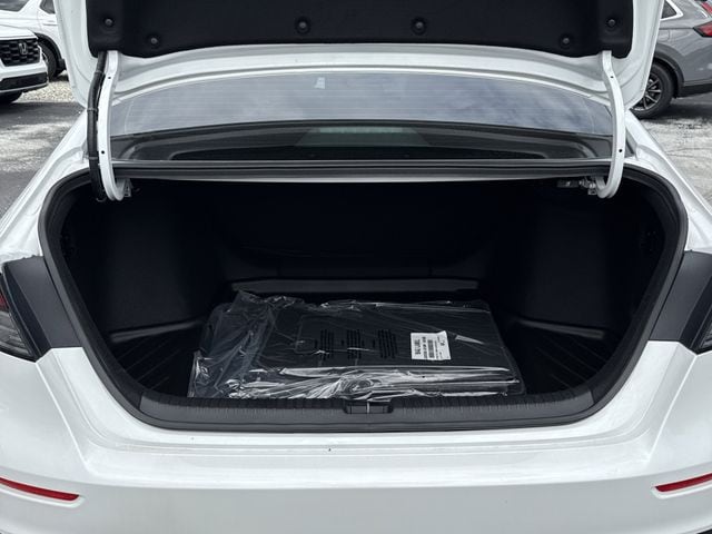 2025 Honda Accord LX - Photo 13