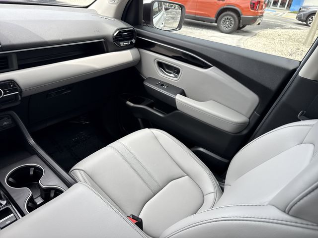 2025 Honda Pilot Touring+ - Photo 22