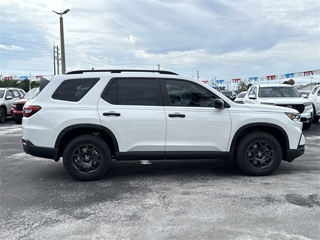 2025 Honda Pilot TrailSport photo 4