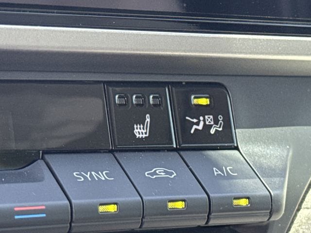 2025 Toyota Camry XLE - Photo 29