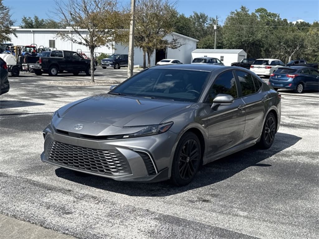 Used 2025 Toyota Camry SE Sedan
