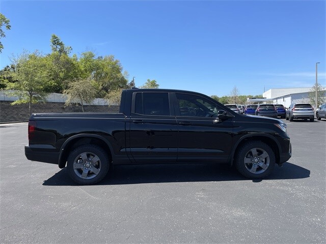 2025 Honda Ridgeline TrailSport photo 3