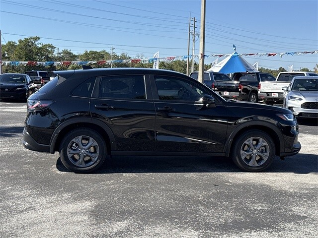 2026 Honda HR-V LX photo 3