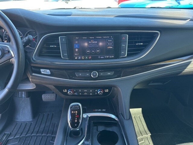 2021 Buick Enclave Avenir photo 2