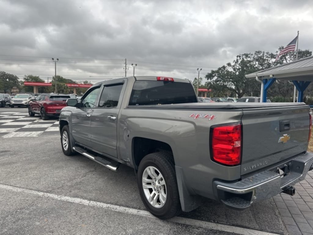 Used 2017 Chevrolet Silverado 1500 LT w/1LT Truck Crew Cab
