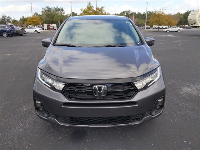 2025 Honda Odyssey Touring photo 2