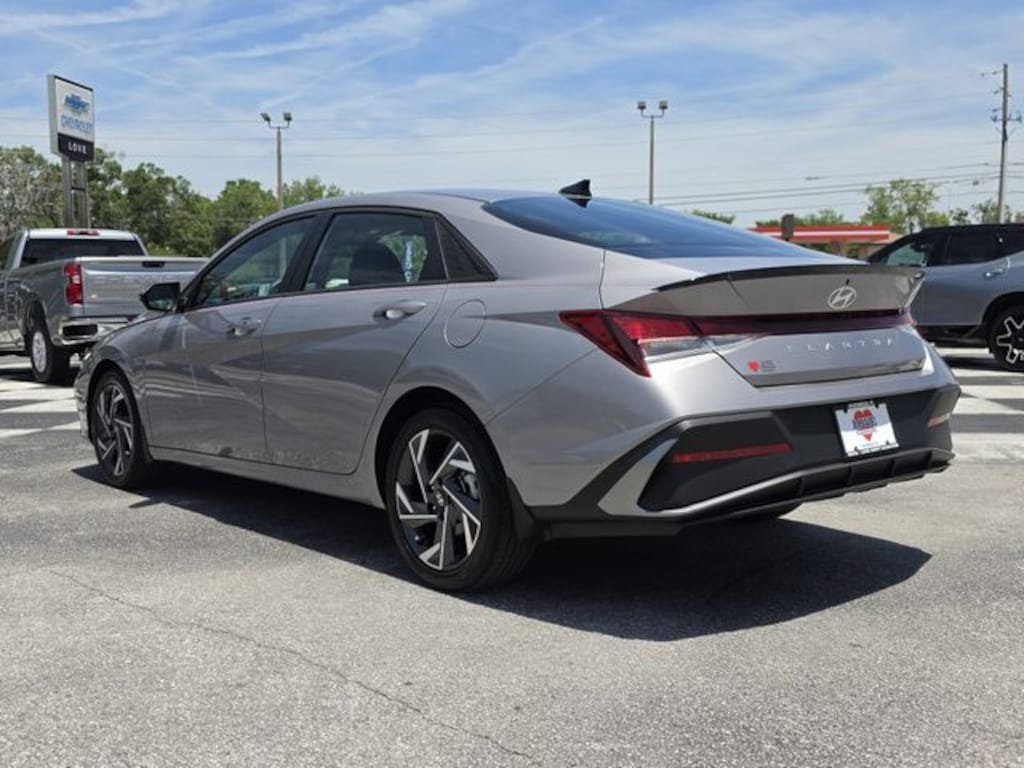 Used 2025 Hyundai Elantra SEL Sport Sedan