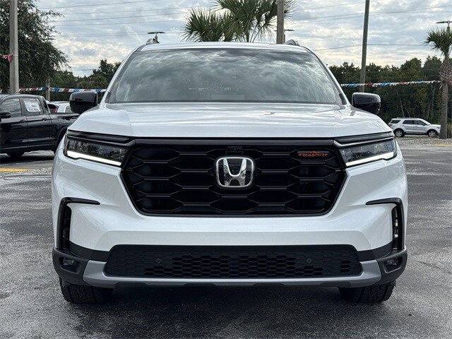 2025 Honda Pilot TrailSport photo 3