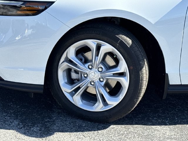 2025 Honda Accord LX - Photo 34