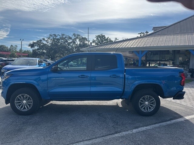 2023 Chevrolet Colorado LT photo 2